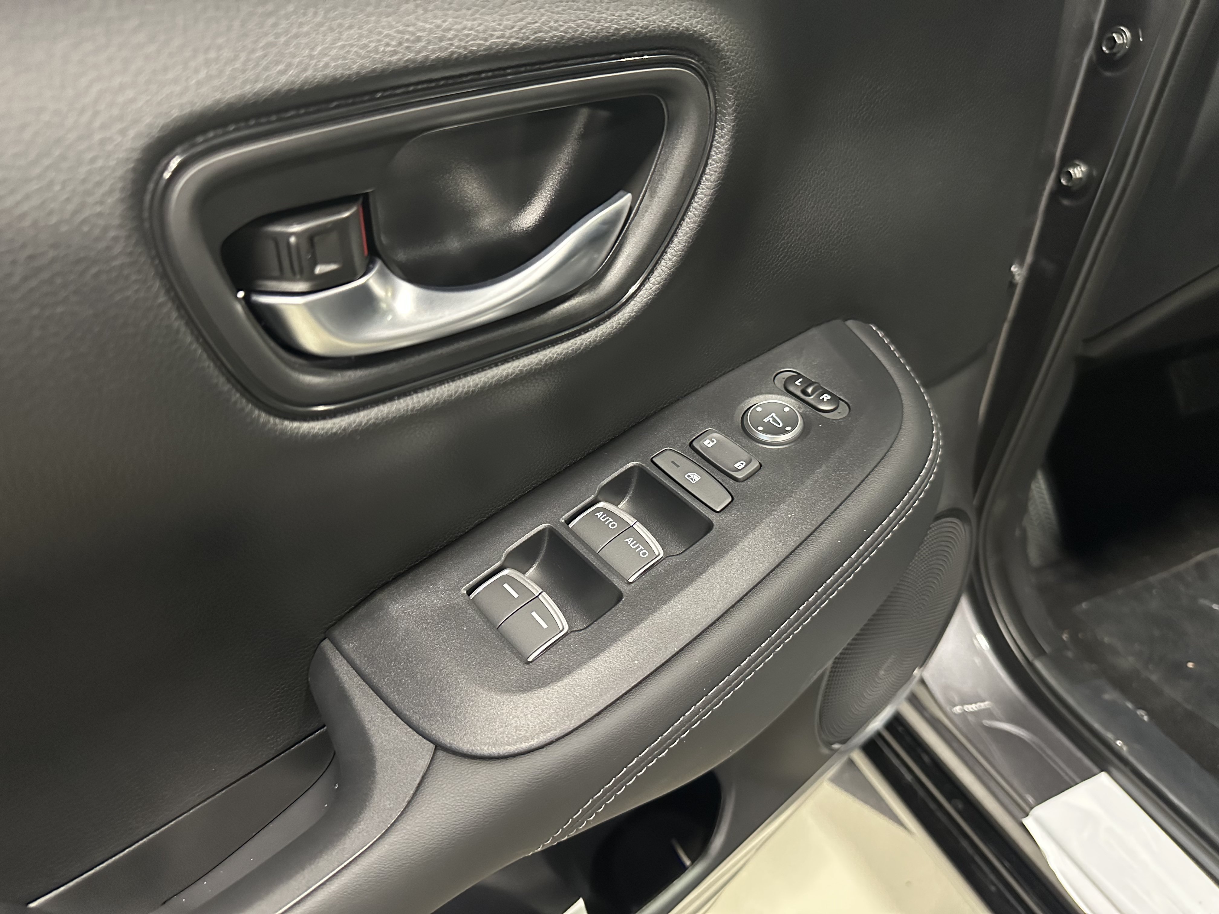 New 2027 Honda HR-V EX-L image 20