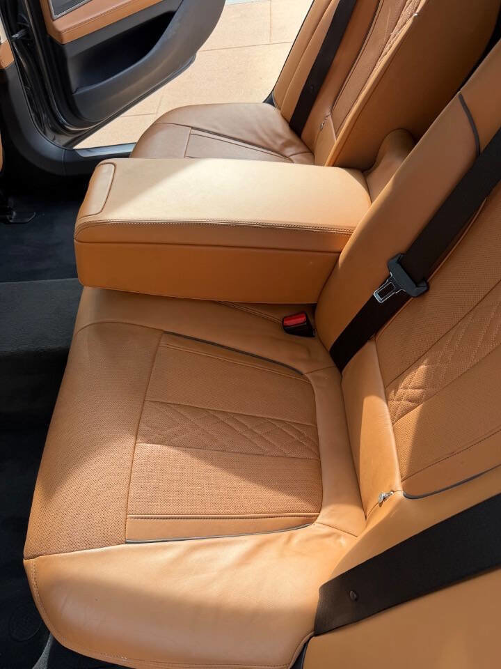 Used 2018 BMW 750i image 25