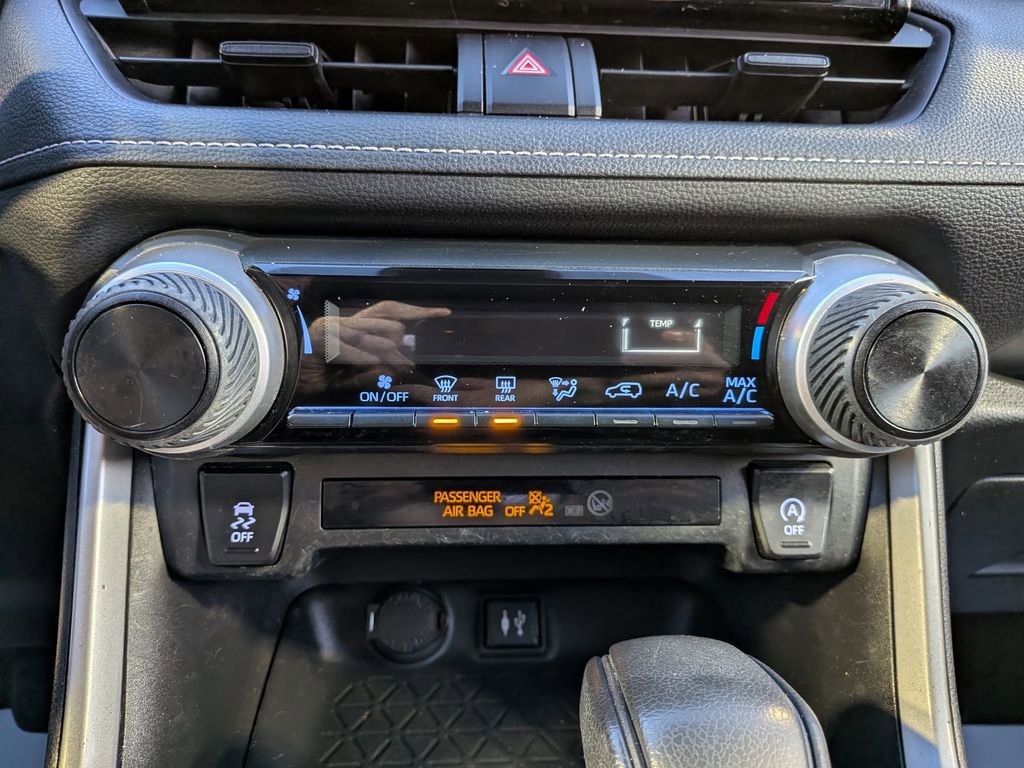 Used 2019 Toyota RAV4 LE w/ All Weather Liner Package image 19