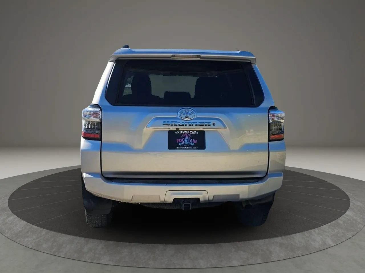 Used 2019 Toyota 4Runner SR5 AWD/4WD image 4