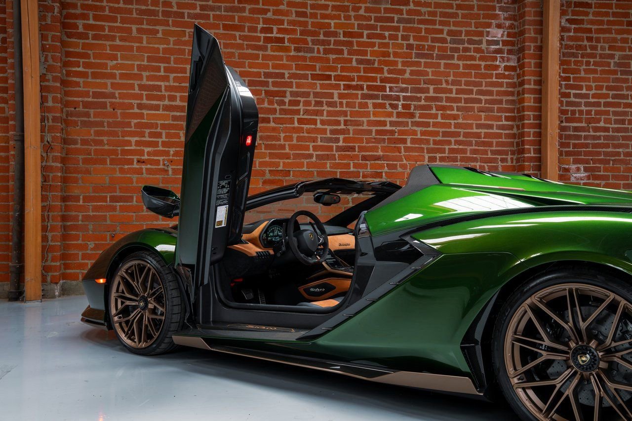 Used 2021 Lamborghini Sian Roadster AWD/4WD image 36