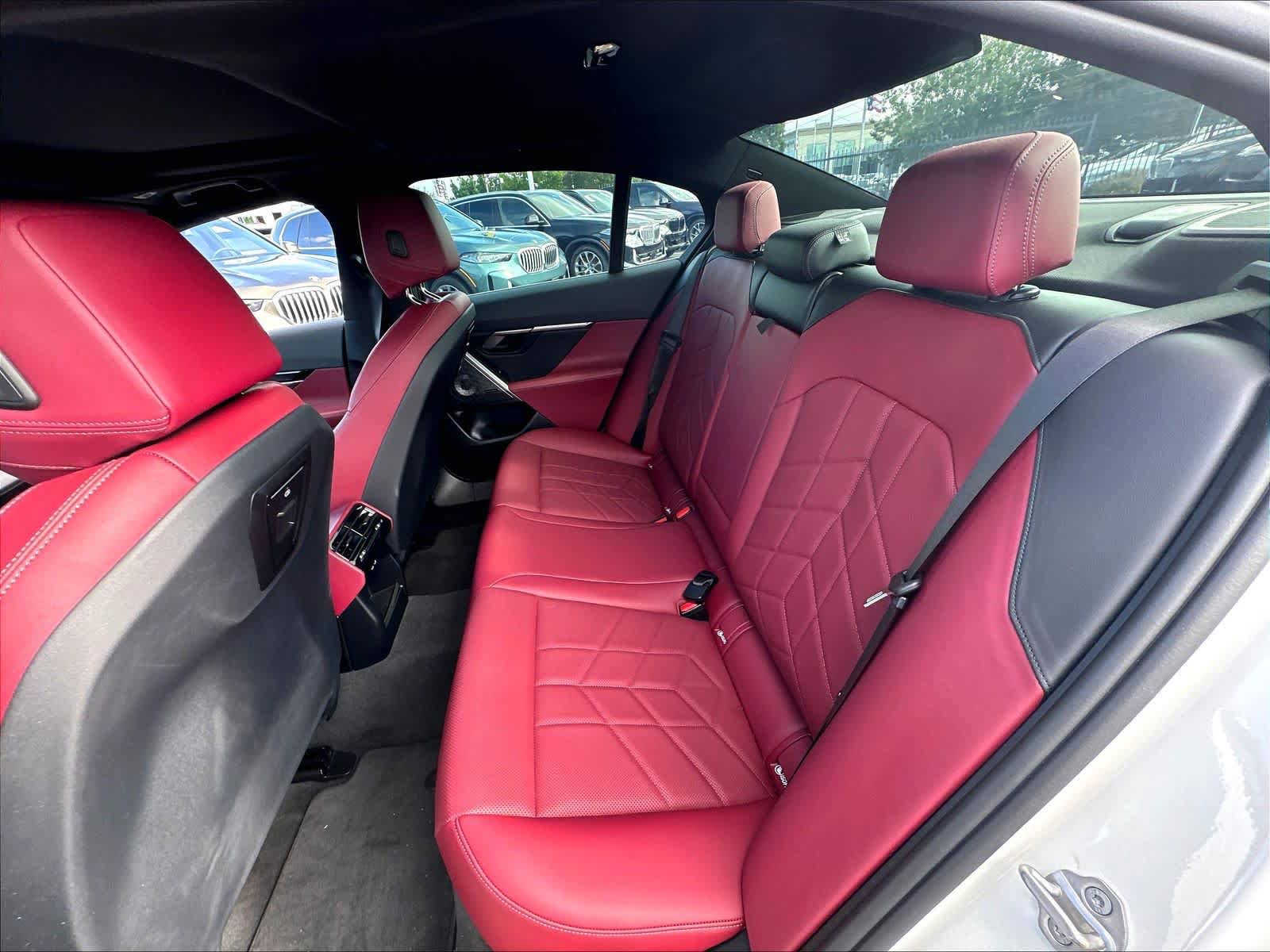 Used 2024 BMW i5 eDrive40i w/ M Sport Package RWD image 22