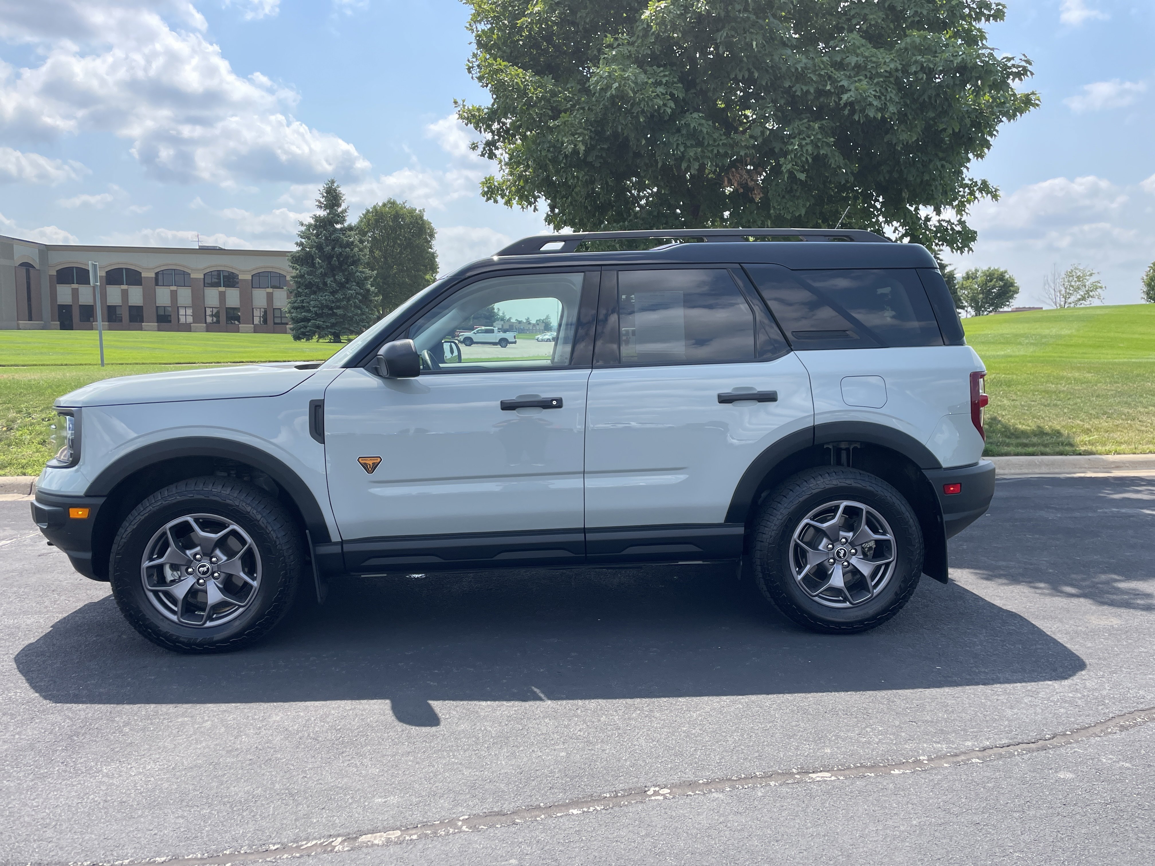 Used 2024 Ford Bronco Sport Badlands AWD/4WD image 2