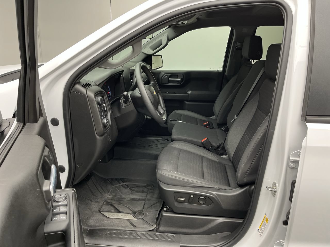 Certified 2023 Chevrolet Silverado 1500 Custom AWD/4WD image 3