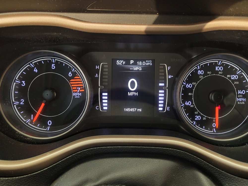 Used 2018 Jeep Cherokee Latitude w/ Altitude Package AWD/4WD image 23
