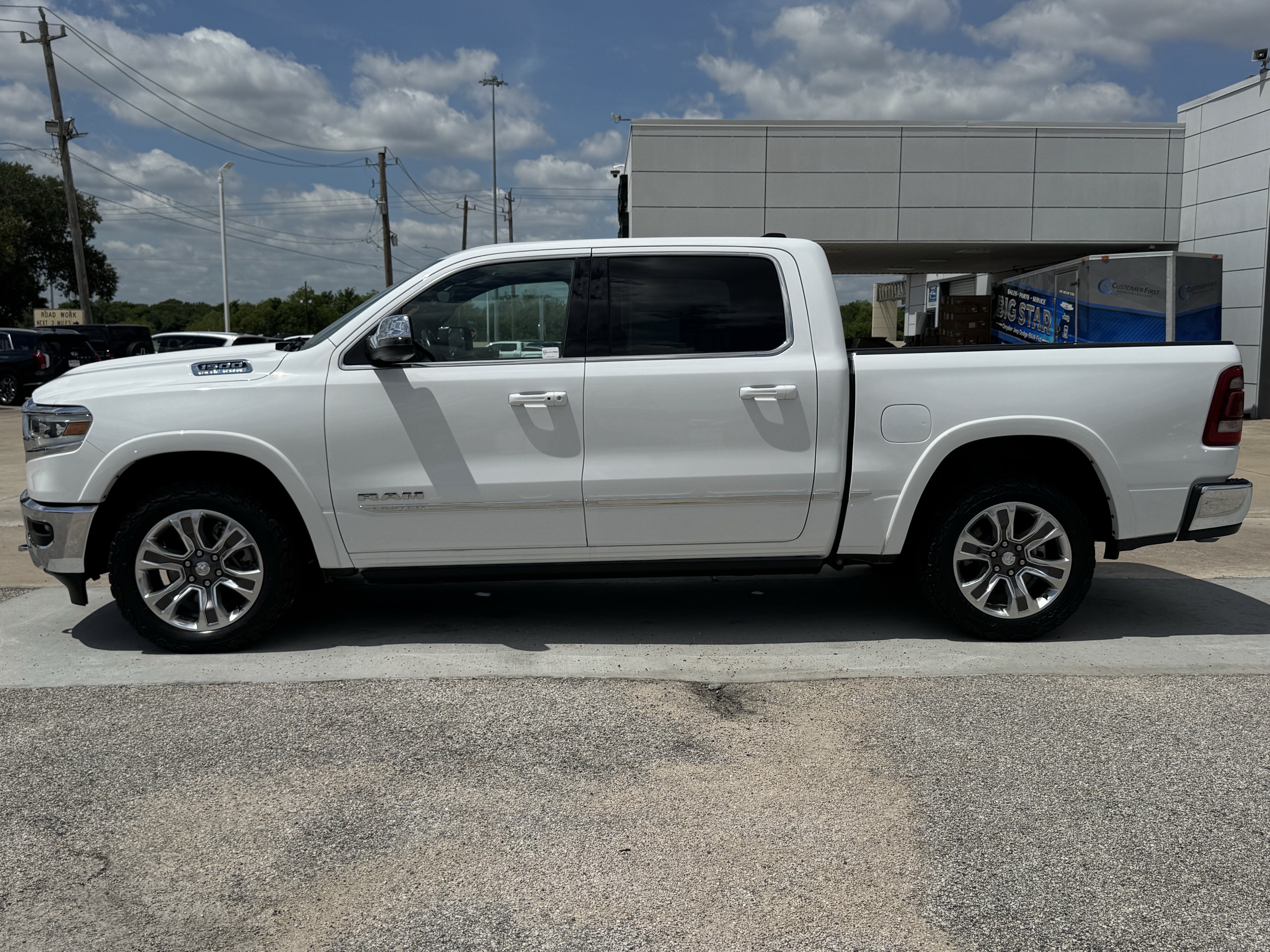 Used 2024 RAM 1500 Limited AWD/4WD image 7