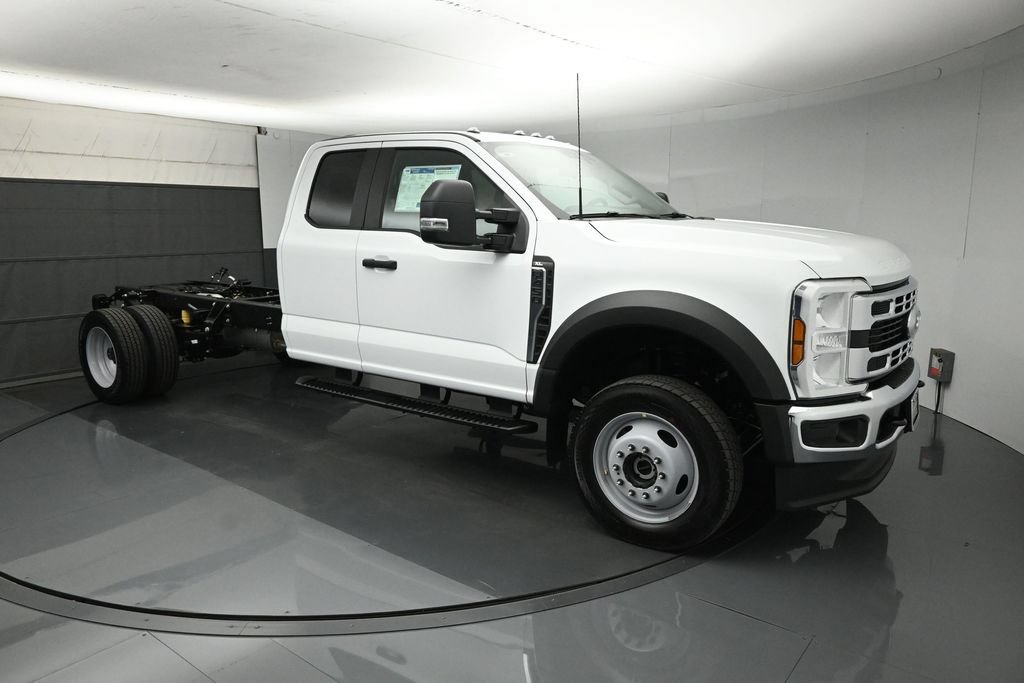 New 2026 Ford F450 XL w/ XL Chrome Package AWD/4WD image 3