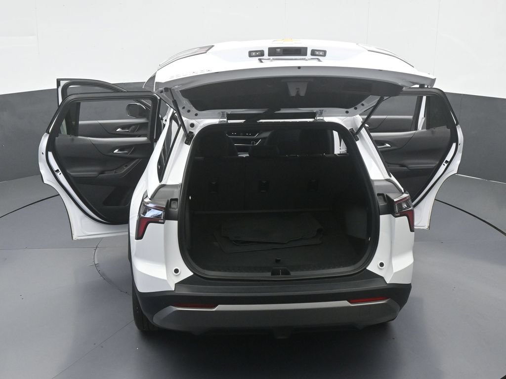 Used 2026 Chevrolet Equinox LT FWD image 64