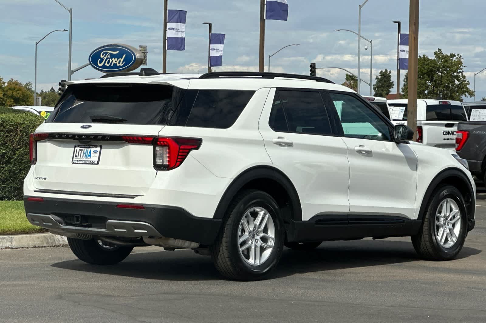 New 2026 Ford Explorer Active w/ Active Comfort Package RWD image 2