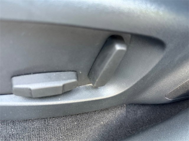 Used 2019 Land Rover Range Rover Velar R-Dynamic SE image 12