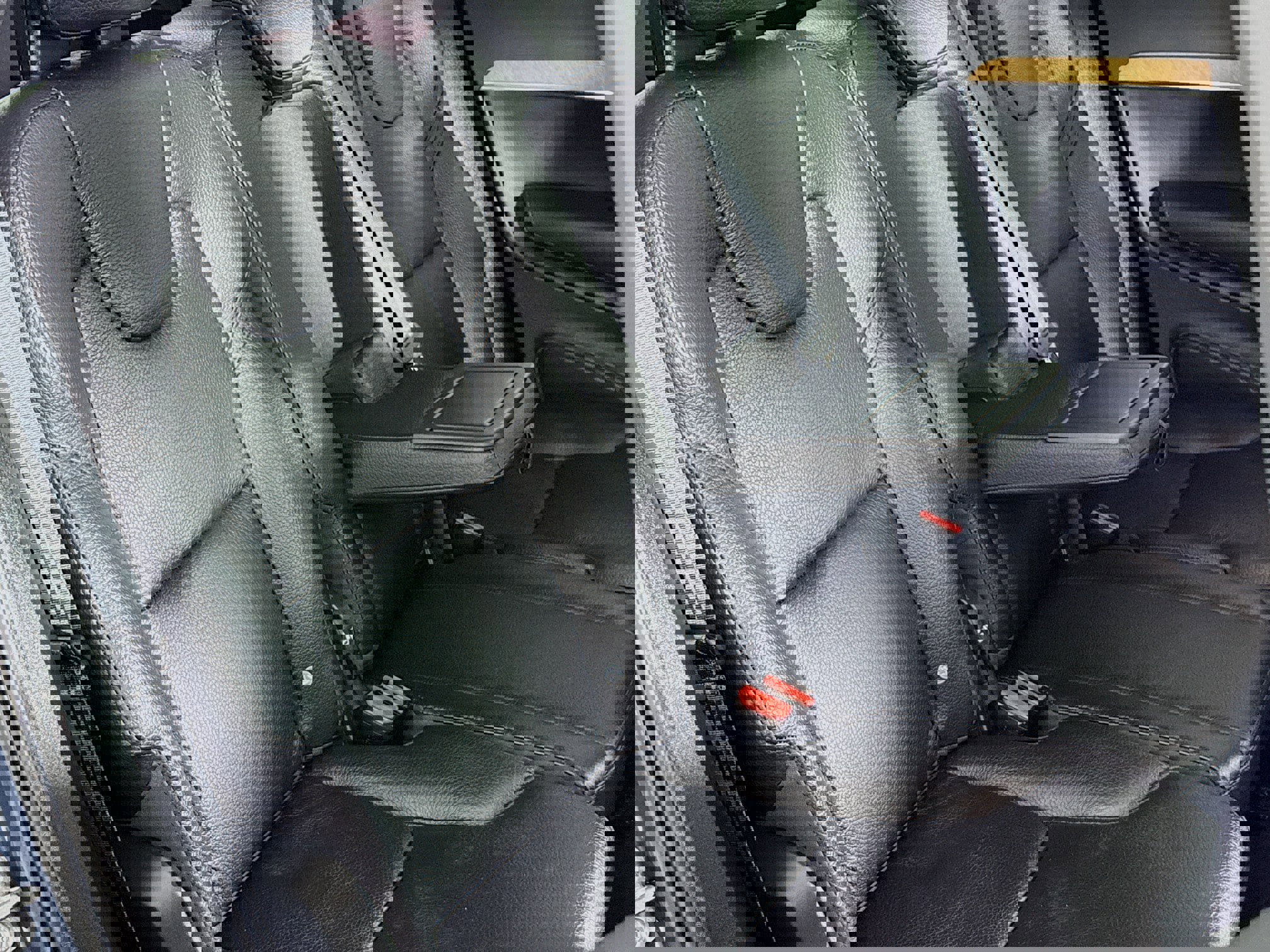 Used 2022 Volvo XC90 T5 Momentum image 41