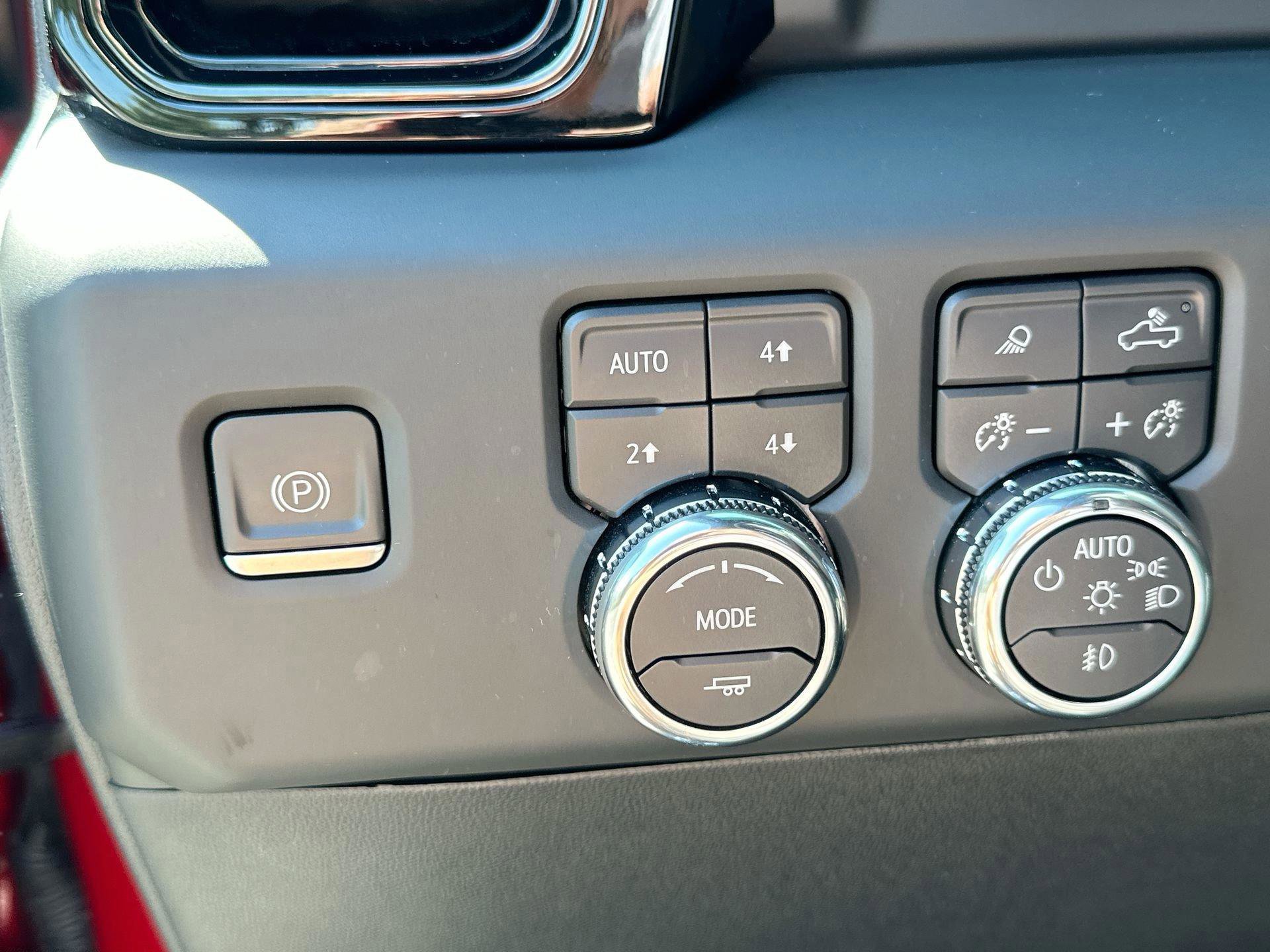 Used 2024 GMC Sierra 2500 AT4 w/ AT4 Premium Plus Package image 23