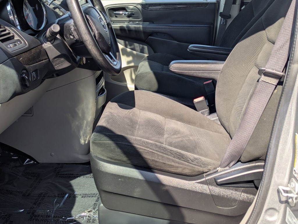 Used 2015 Dodge Grand Caravan American Value Package image 11