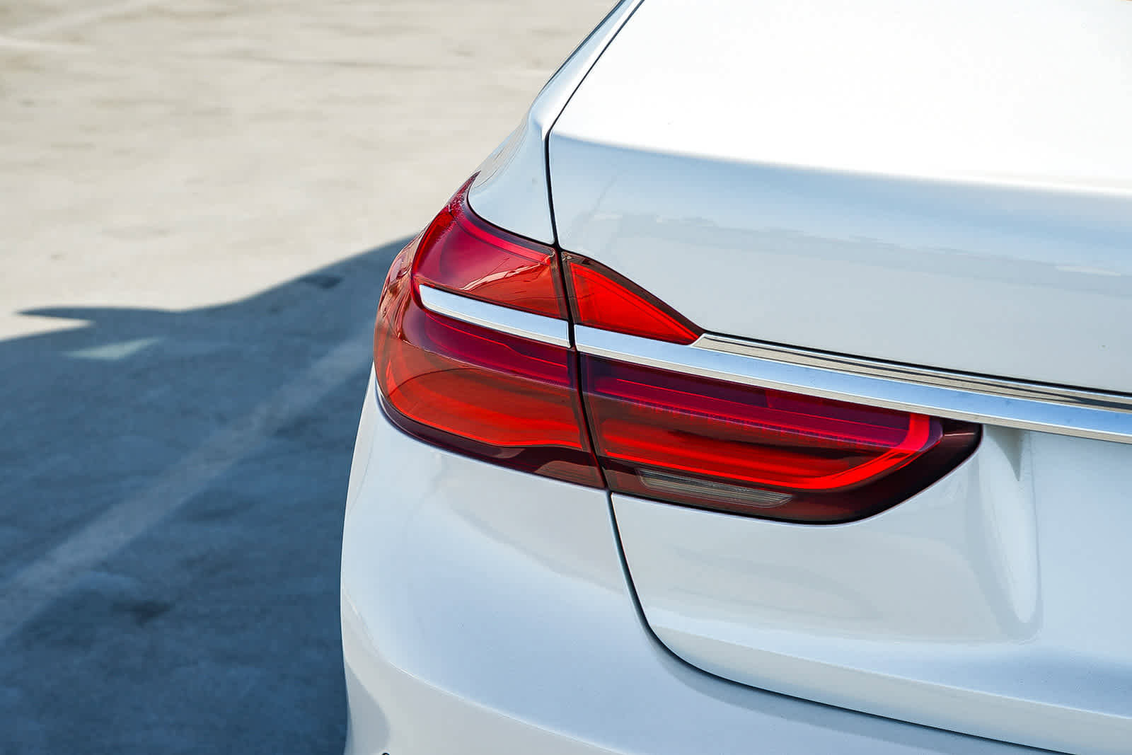 Used 2019 BMW 740i image 8