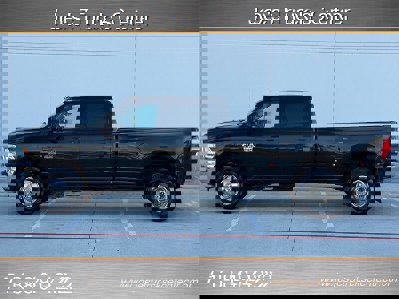 Used 2017 RAM 3500 Tradesman w/ Chrome Appearance Group image 3