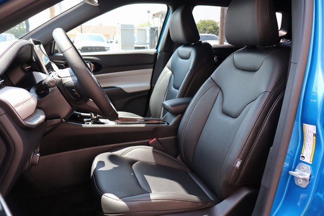 New 2025 Jeep Compass Limited image 10