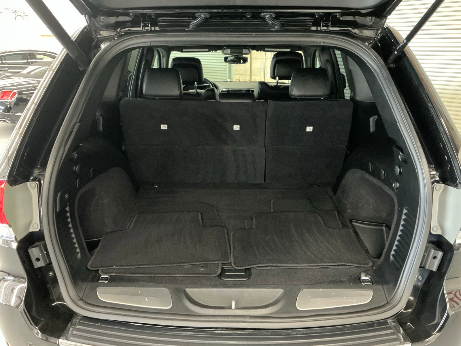 Used 2019 Jeep Grand Cherokee Limited image 14