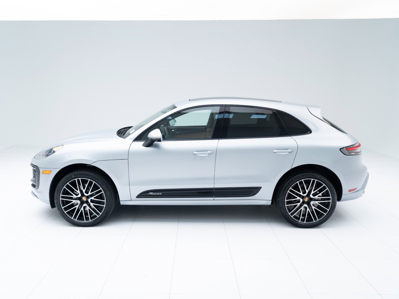 New 2026 Porsche Macan image 2