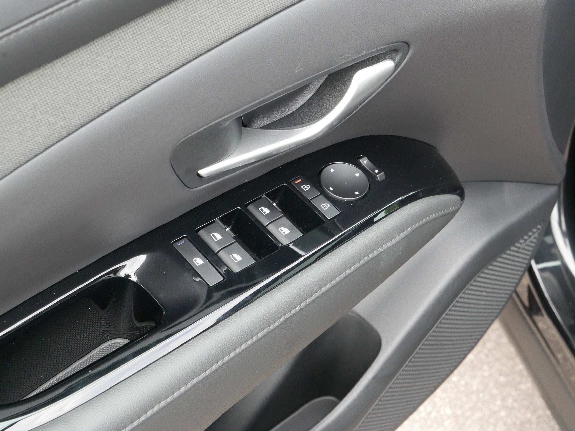 Used 2025 Hyundai Santa Cruz Limited image 19