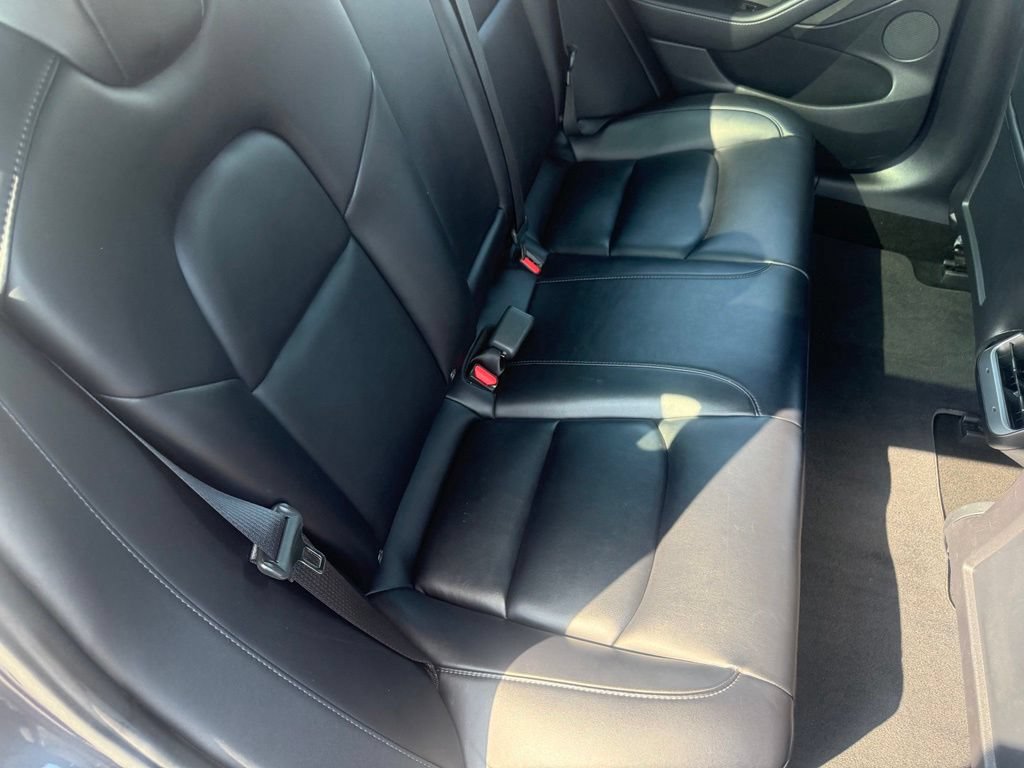 Used 2022 Tesla Model 3 Long Range AWD/4WD image 37
