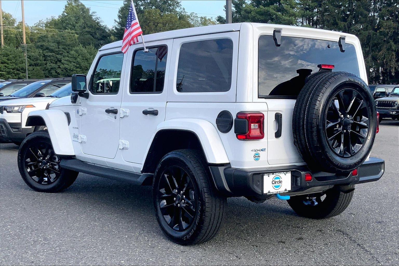 Certified 2024 Jeep Wrangler Unlimited Sahara w/ Technology Group AWD/4WD image 11