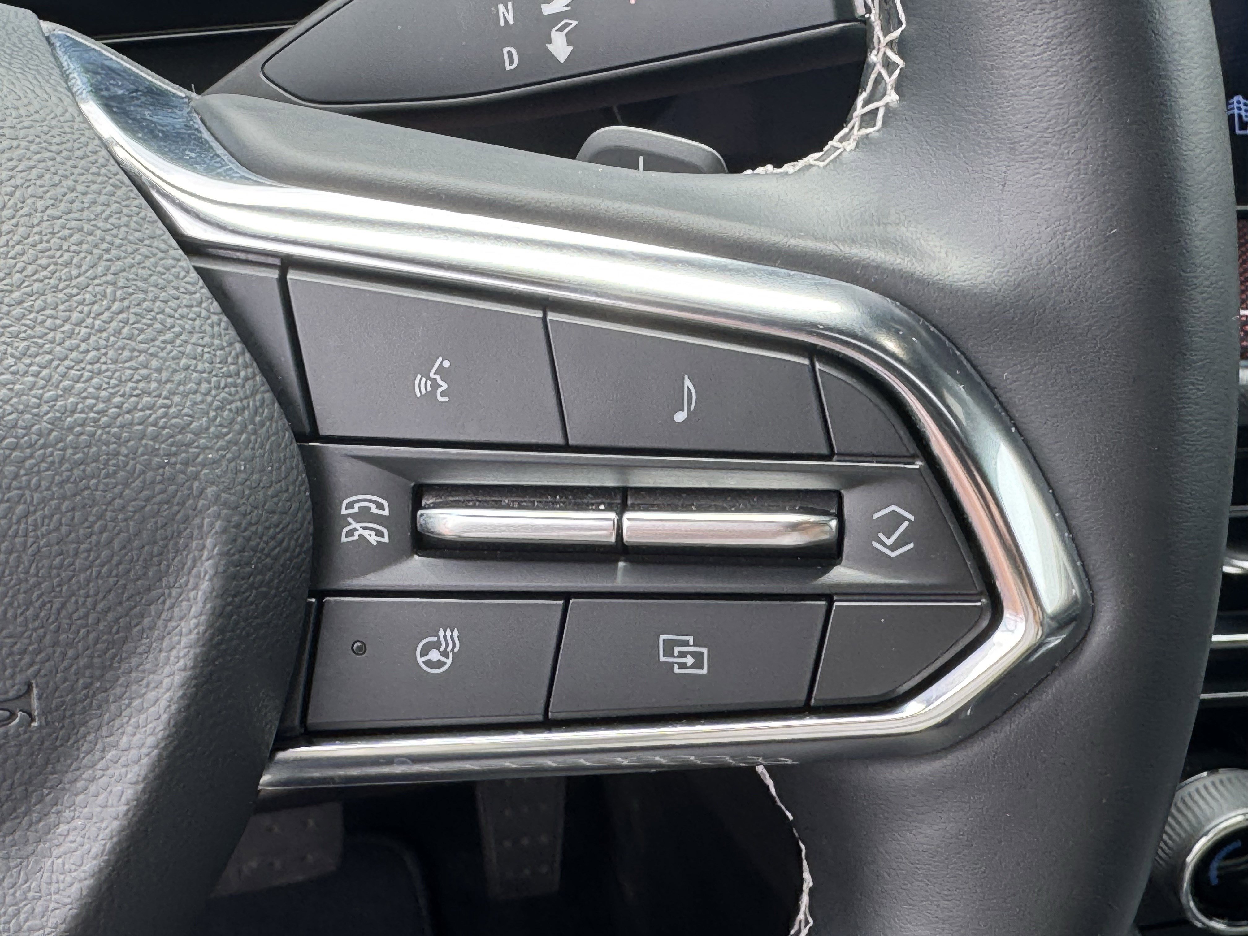 Used 2025 Chevrolet Traverse Z71 w/ Driver Confidence Package AWD/4WD image 24