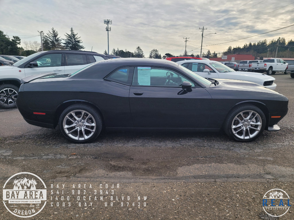 Used 2022 Dodge Challenger GT image 4