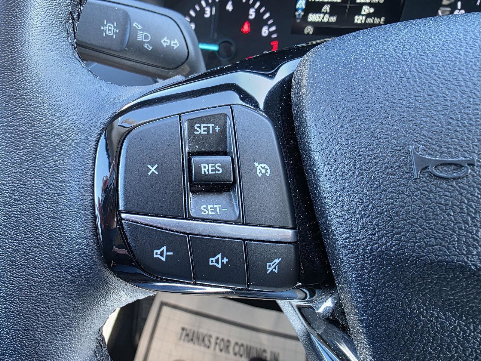 Used 2022 Ford Escape SE w/ SE Sport Appearance Package image 17