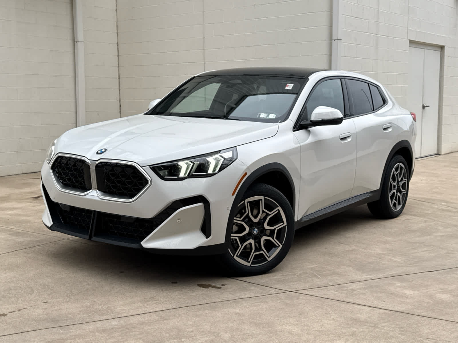 Used 2026 BMW X2 xDrive28i w/ Convenience Package AWD/4WD image 1