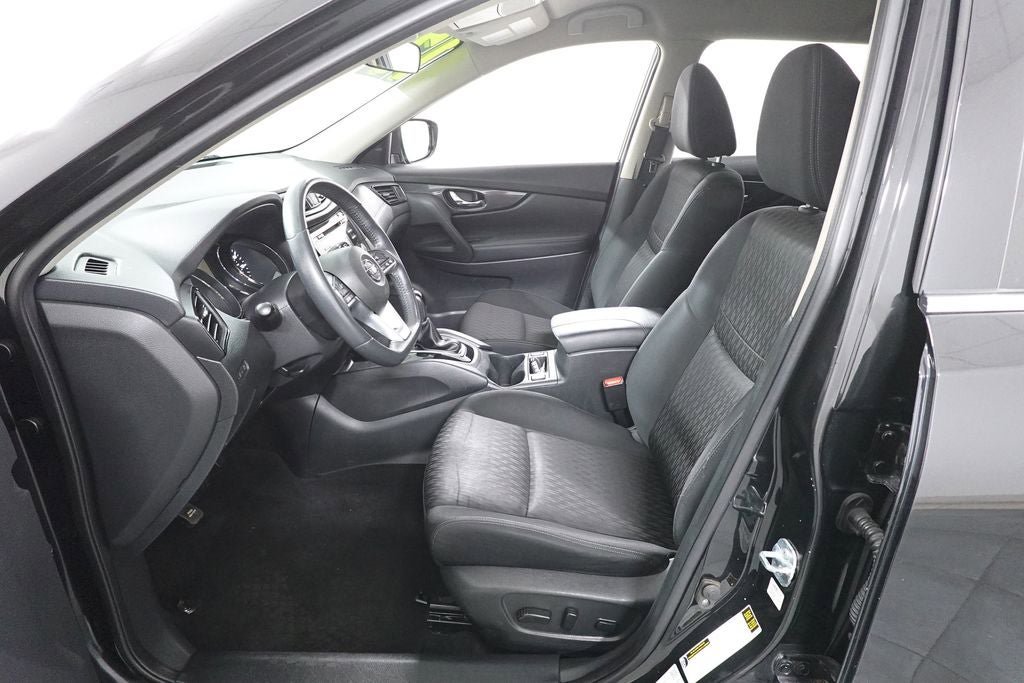Used 2017 Nissan Rogue SV image 10
