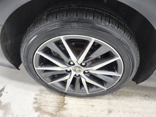 Used 2024 Toyota Camry XLE w/ Cold Weather Package image 13