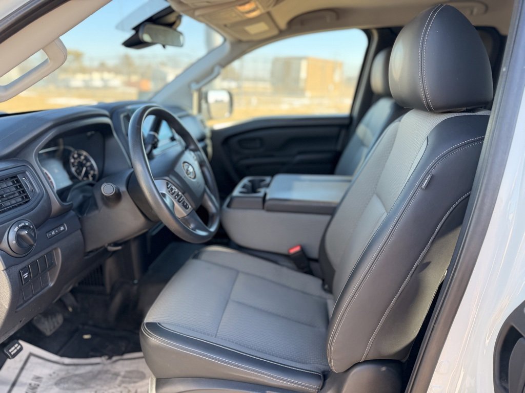 Used 2021 Nissan Titan S w/ S Utility Package image 10