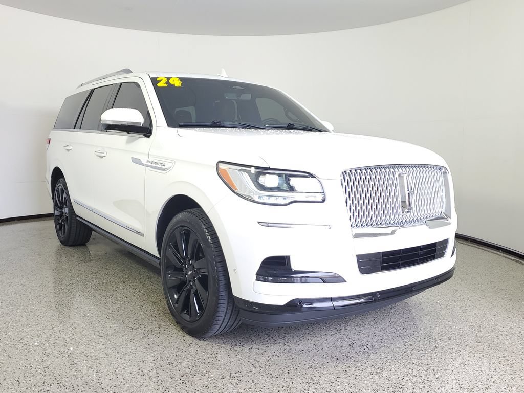 Certified 2024 Lincoln Navigator Reserve w/ Monochromatic Package AWD/4WD image 33