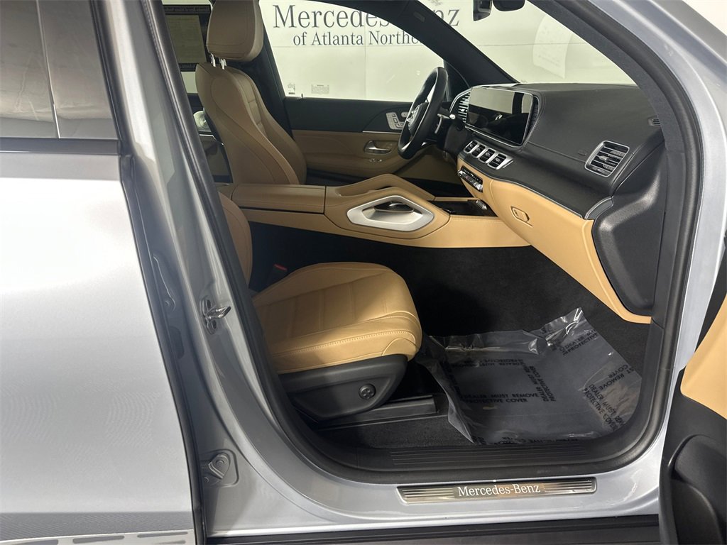 Certified 2025 Mercedes-Benz GLS 450 4MATIC image 14