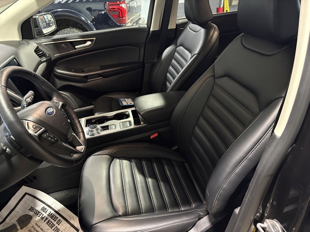 Used 2024 Ford Edge SEL w/ Convenience Package image 8