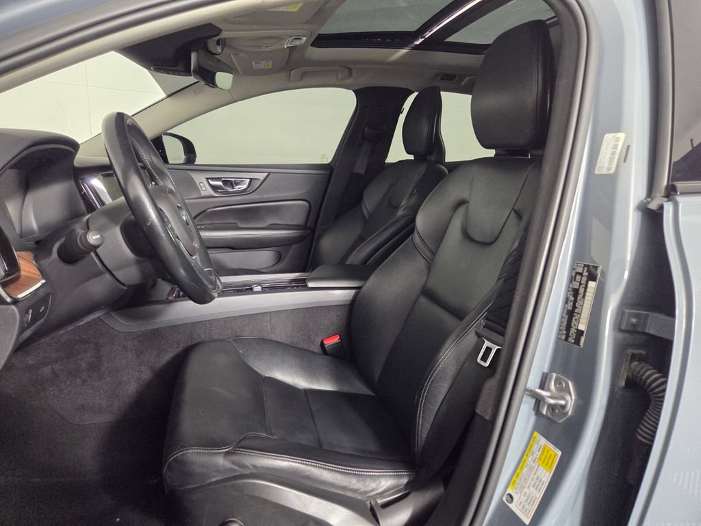 Used 2022 Volvo S60 B5 Momentum AWD/4WD image 9