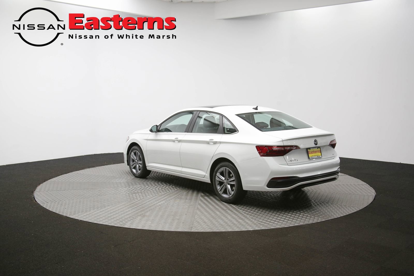 Used 2023 Volkswagen Jetta SE w/ Panoramic Sunroof Package image 62