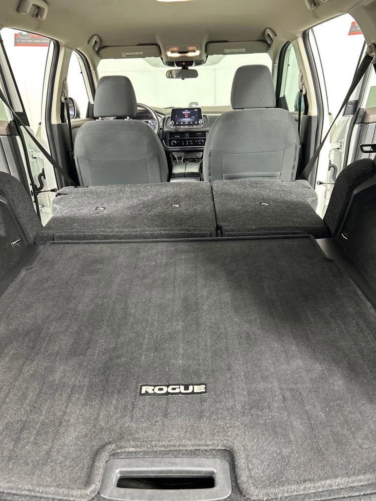 Used 2023 Nissan Rogue S image 19