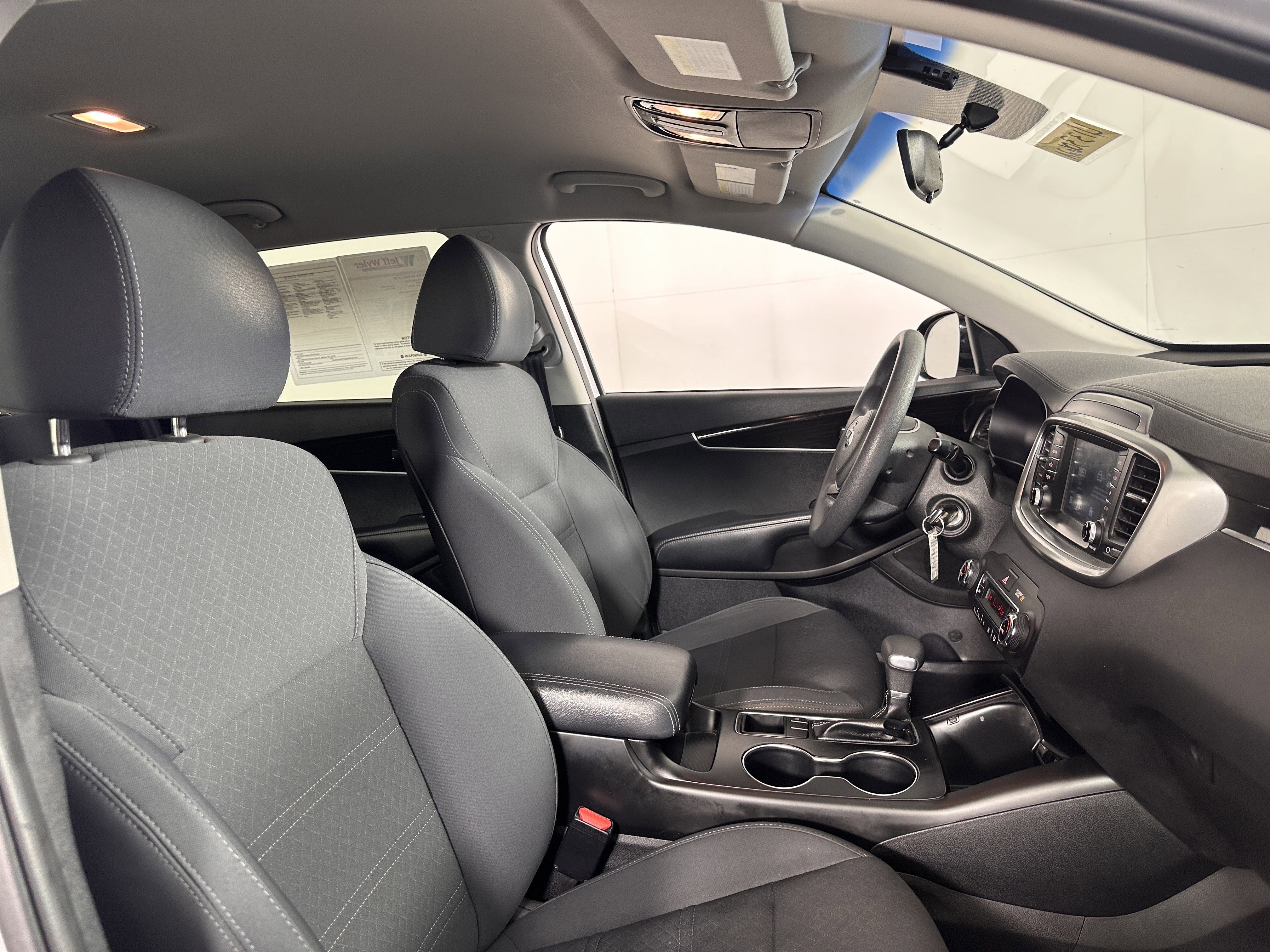 Used 2019 Kia Sorento LX image 41