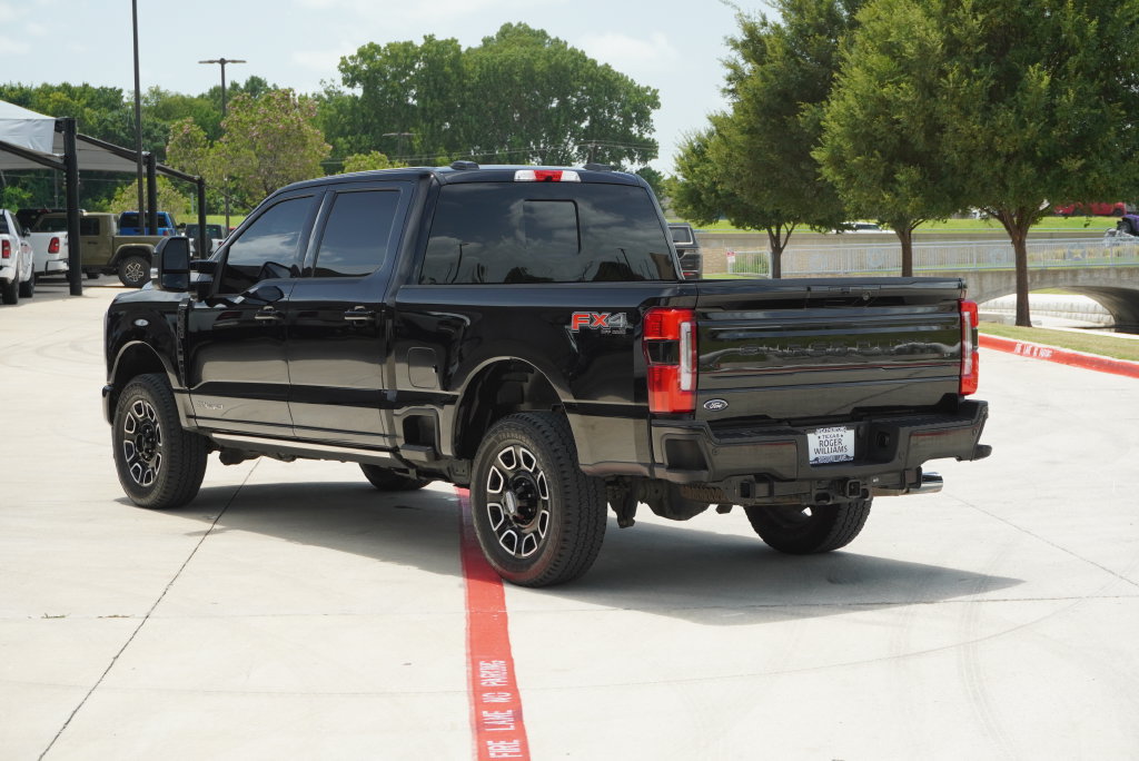 Used 2025 Ford F250 Platinum w/ FX4 Off-Road Package AWD/4WD image 3