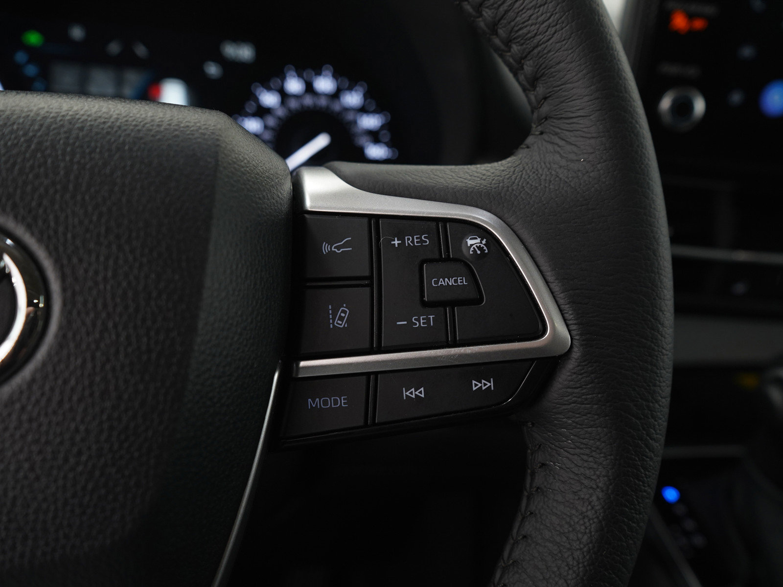 Used 2025 Toyota Sienna XLE w/ XLE Plus Package AWD/4WD image 28