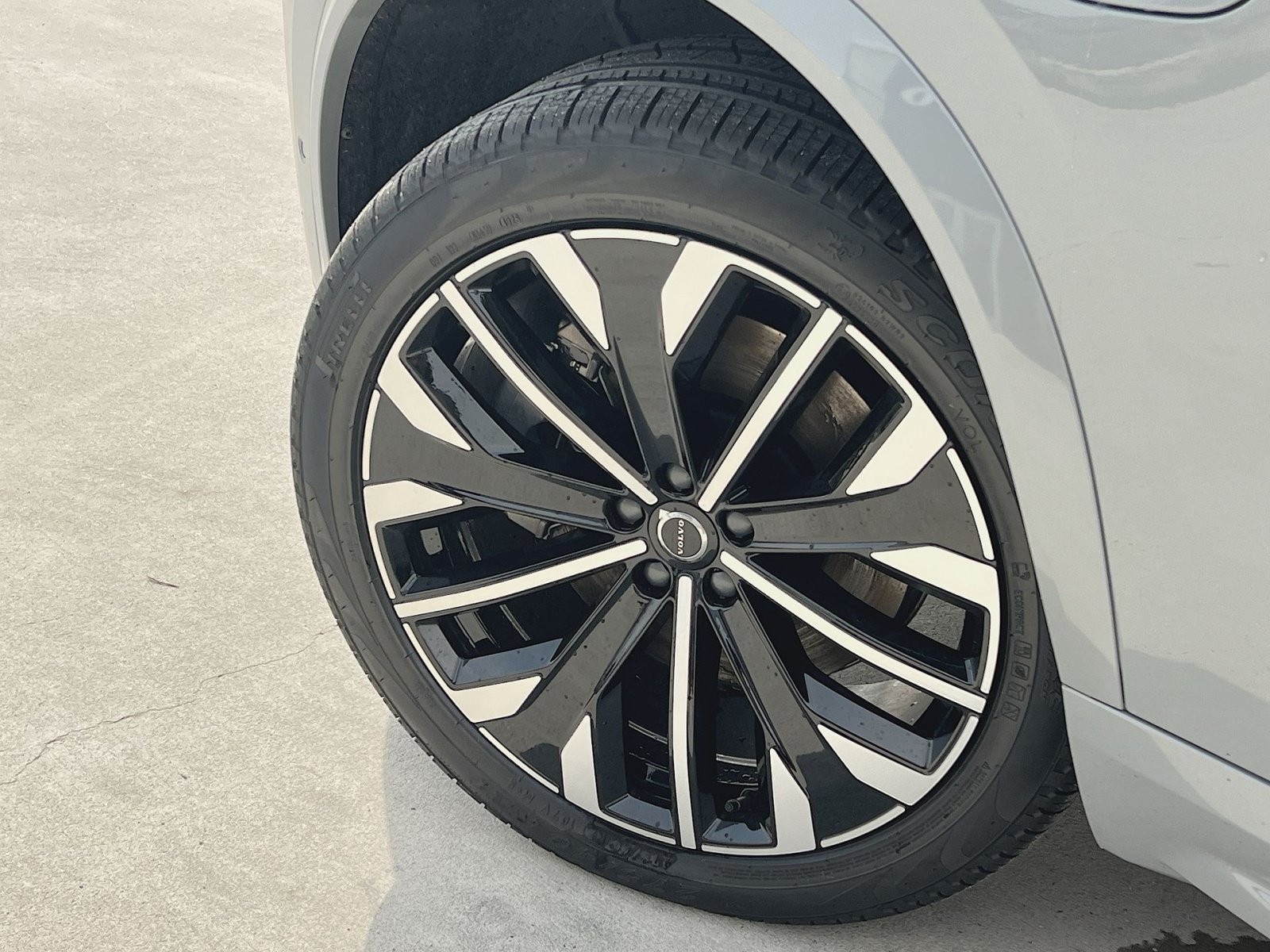 New 2026 Volvo XC90 T8 Plus w/ Protection Package Premier AWD/4WD image 20