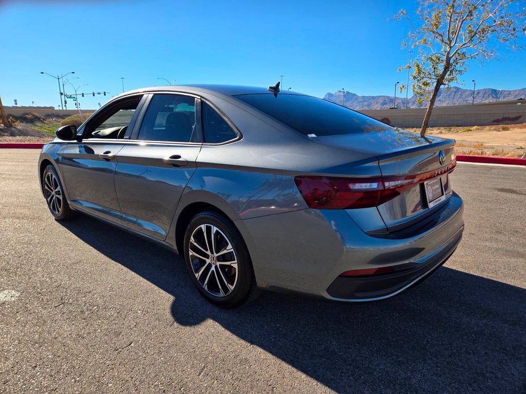 Certified 2025 Volkswagen Jetta Sport image 4