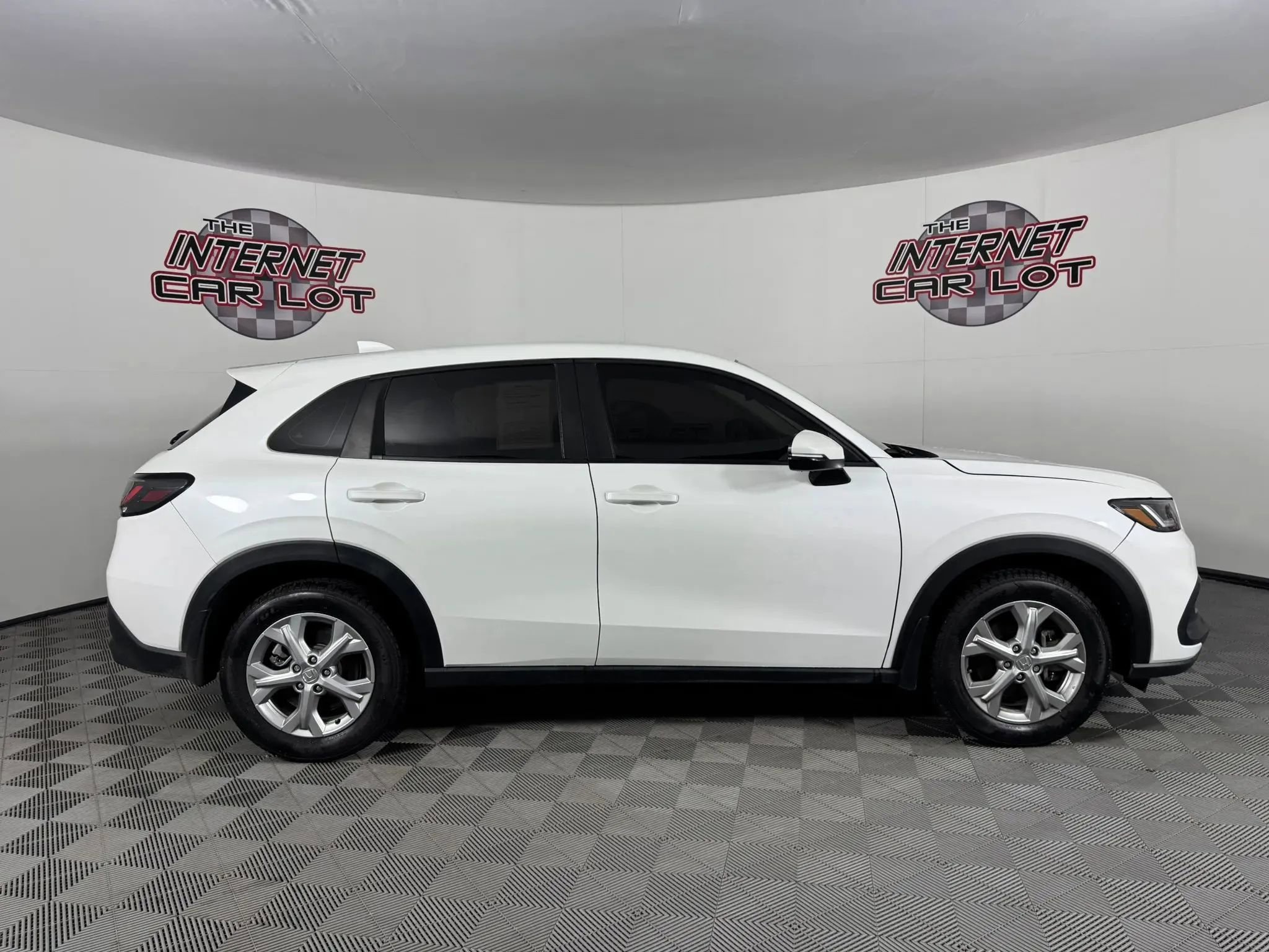 Used 2023 Honda HR-V LX image 8
