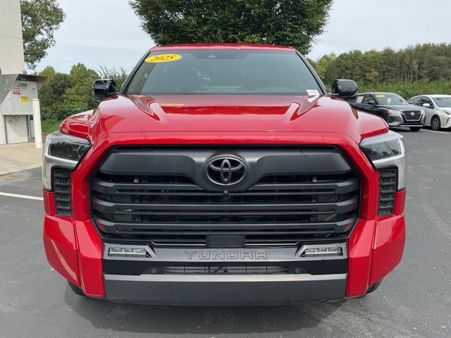 Used 2025 Toyota Tundra Limited AWD/4WD image 4