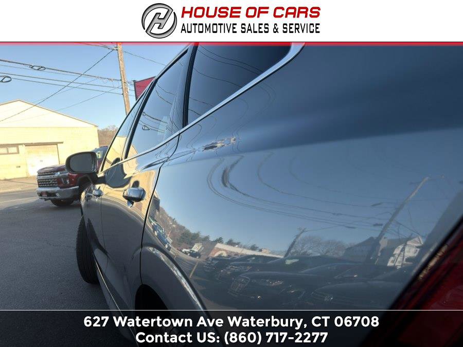 Used 2018 Volvo XC60 T5 Momentum w/ Vision Package image 18