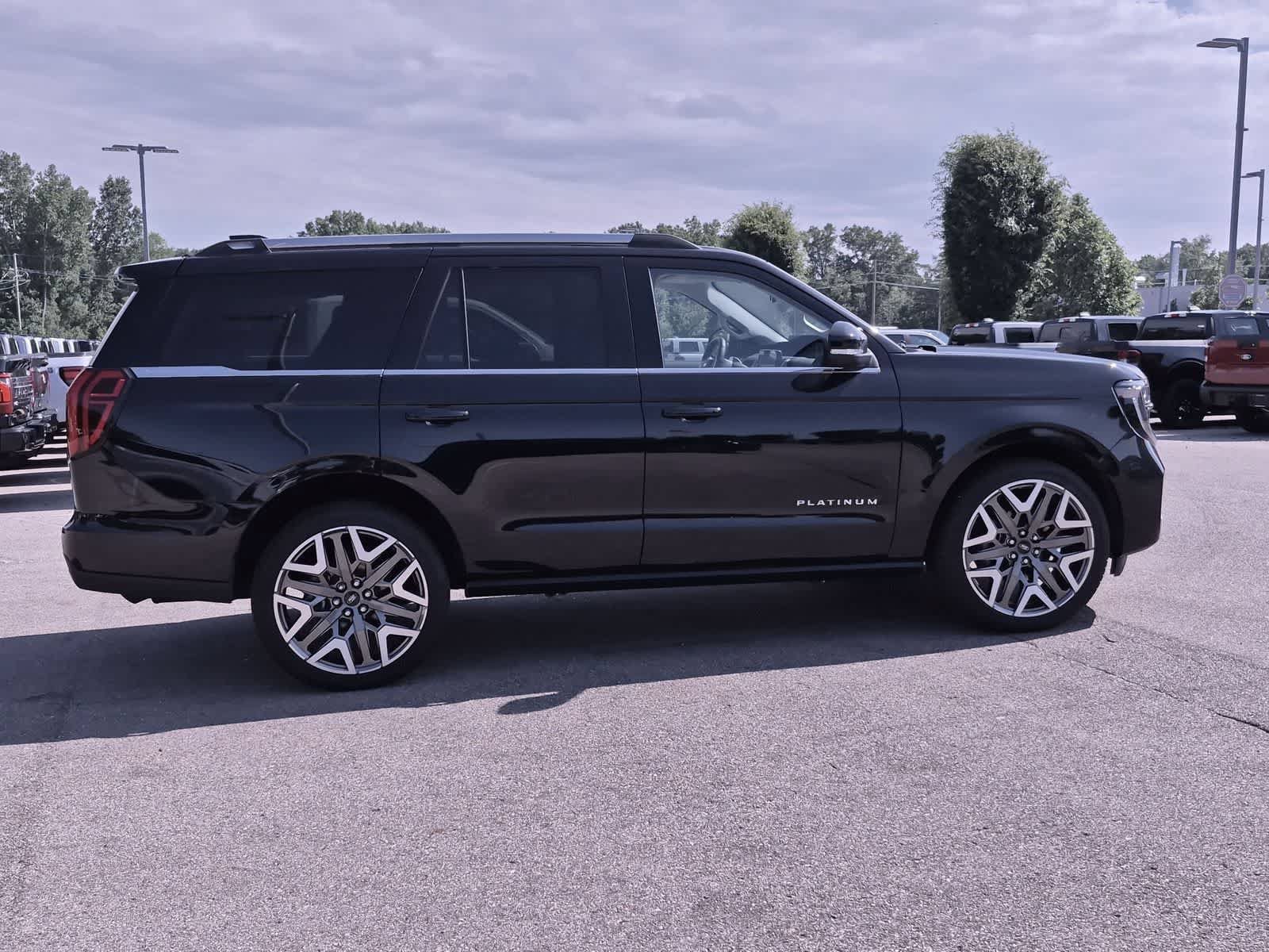 New 2025 Ford Expedition Platinum w/ Platinum Ultimate Package AWD/4WD image 9