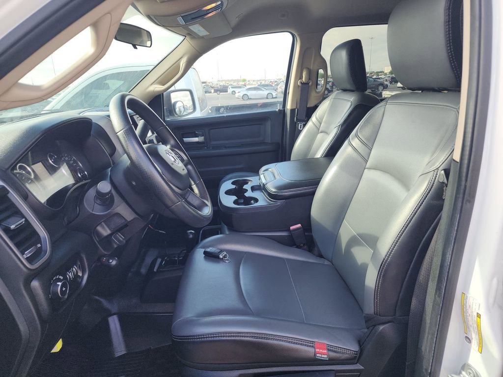 Used 2019 RAM 2500 Tradesman w/ Chrome Appearance Group image 3