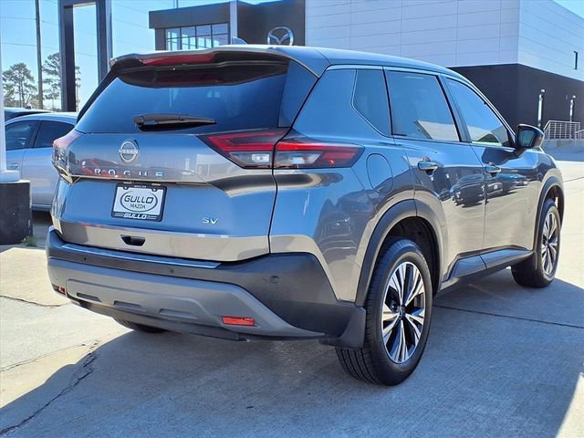 Used 2023 Nissan Rogue SV image 2