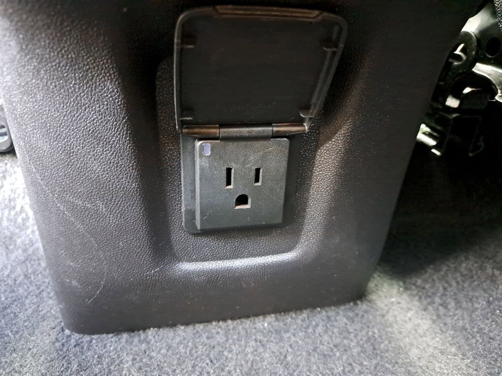 Used 2024 GMC Terrain SLT image 11